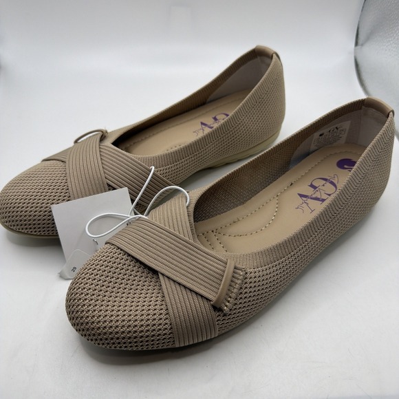 Gloria Vanderbilt Shoes - Gloria Vanderbilt Women's Debbie Natural Shoe Size 7.5. New